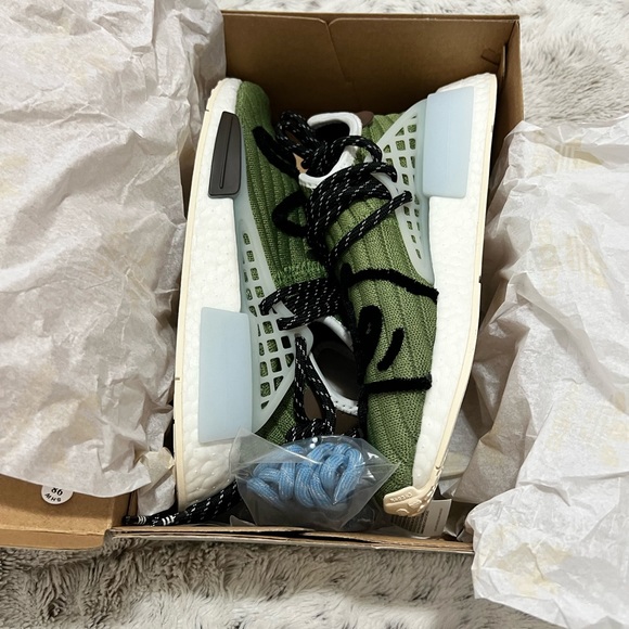 Pharrell Williams Adidas (US) 4.5 BBC Ice Cream X NMD Human Race ‘Running Dog’ - Picture 6 of 8